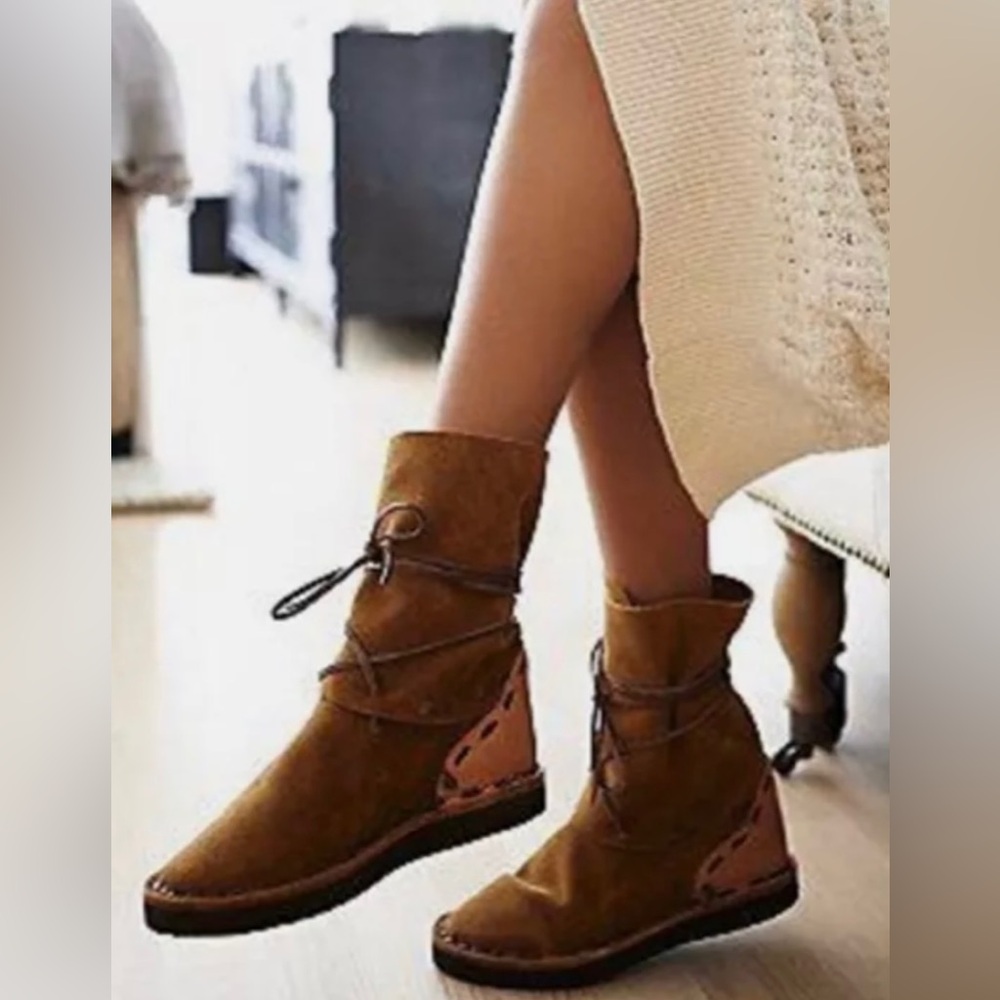 CHAMULA Cree wrap ankle boot.